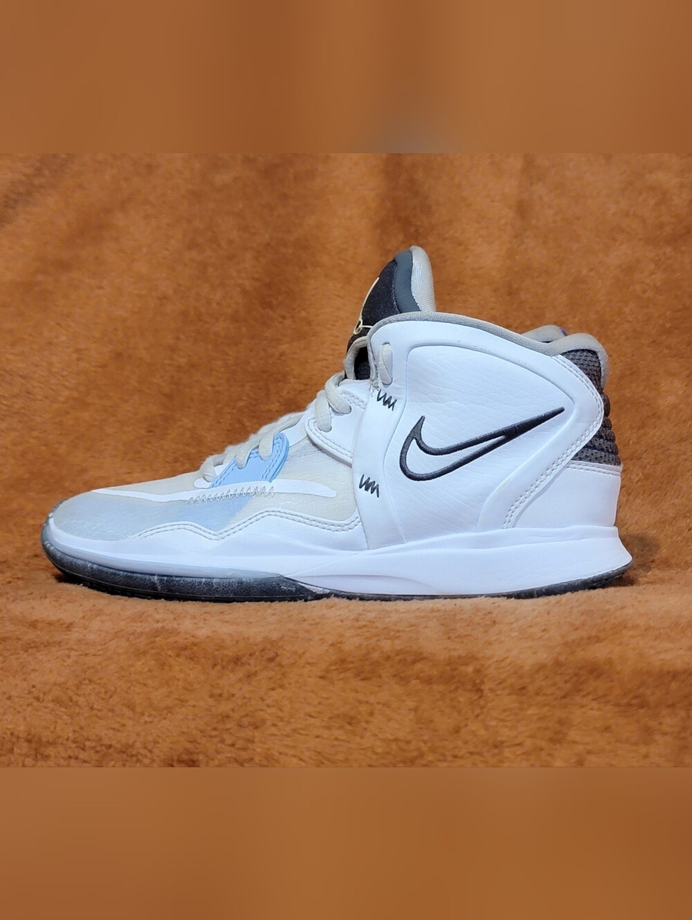 Nike Kyrie Infinity (GS) 'Smoke and Mirrors' DD0334-102 Size 4Y
